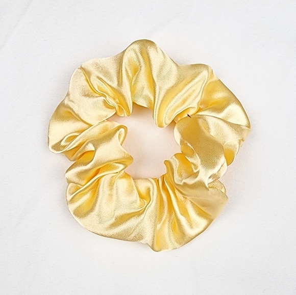 4 FOR $16 🔥Satin Scrunchie Hair Tie - Picture 4 of 5